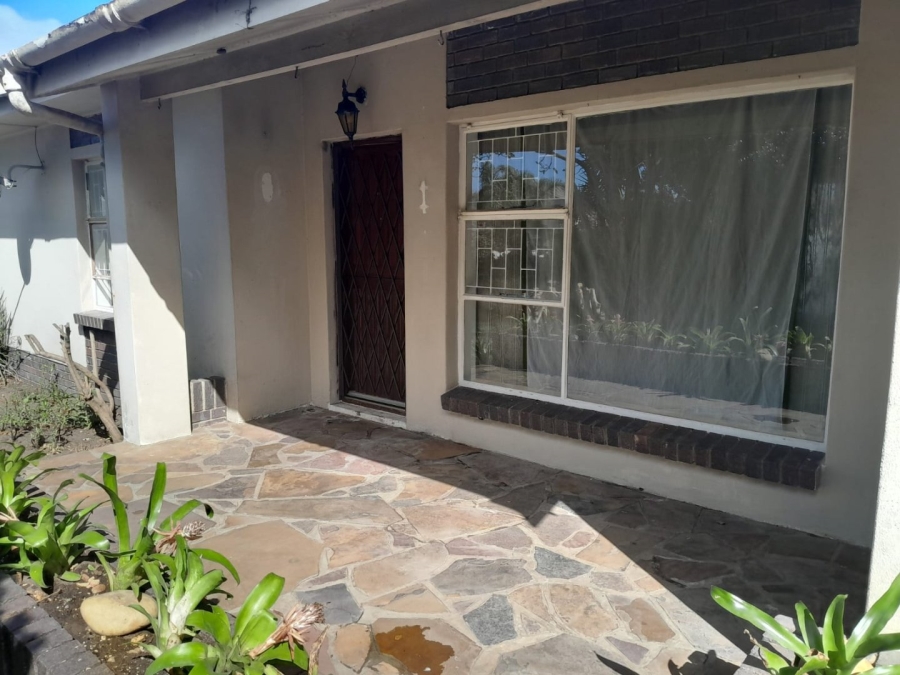 To Let 2 Bedroom Property for Rent in Aston Bay Eastern Cape